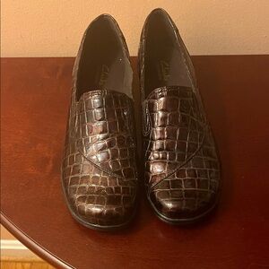 Clarks Bendables Brown Crocodile Embossed Loafers